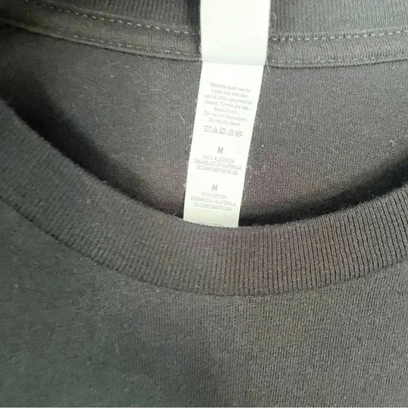 Women’s Black Printed Short Sleeve Round Neck Tee Size Medium - Picture 3 of 4